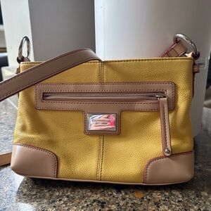 Tignanello (NOT D&B)Yellow and Tan Crossbody Bag #leather #vintage #summervibes